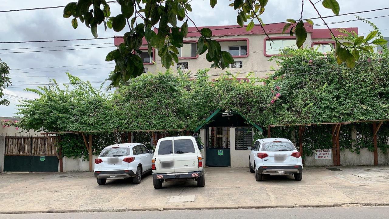 Residence Bertille Abidjan Cocody Ngoại thất bức ảnh